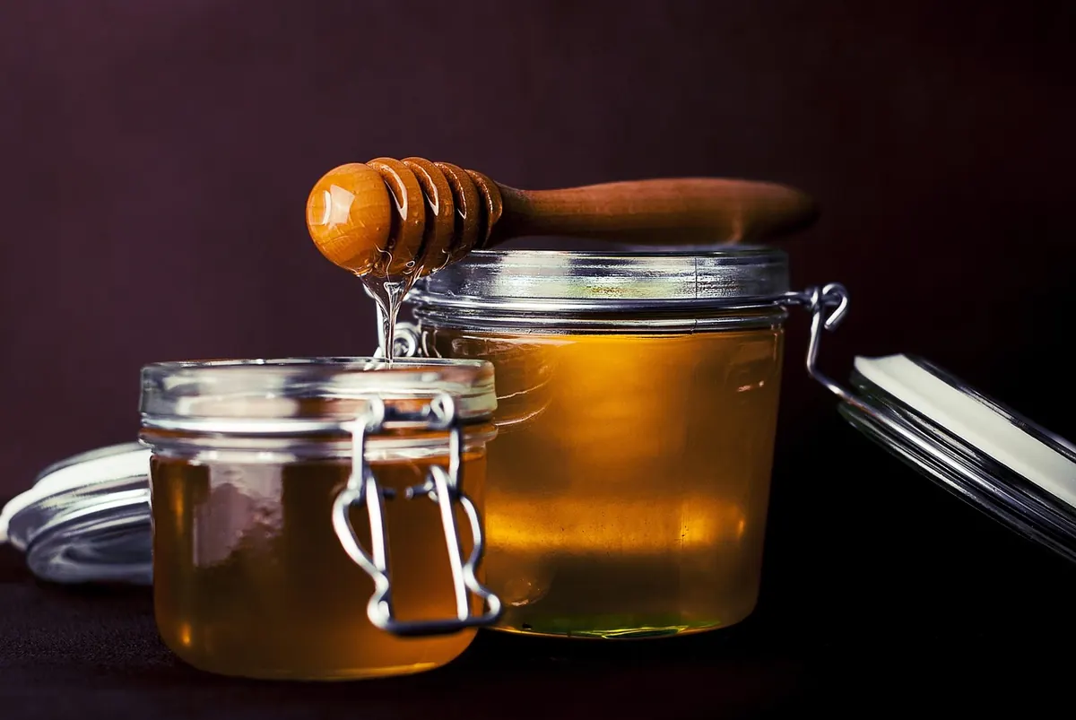 Raw vs Pasteurised Honey: What's the Difference for UK Buyers?